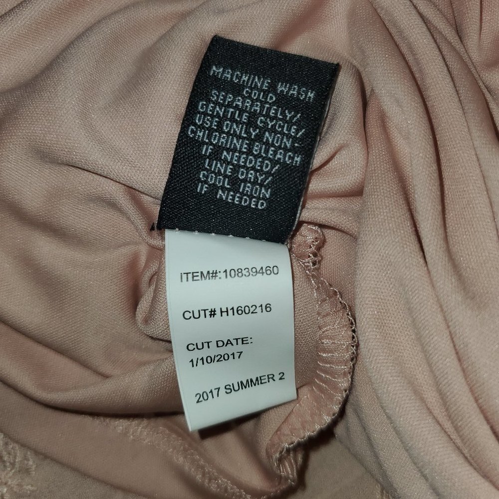 Torrid Peach Embroidered Elastic A-Line Skirt || sz 2 - Picture 14 of 14